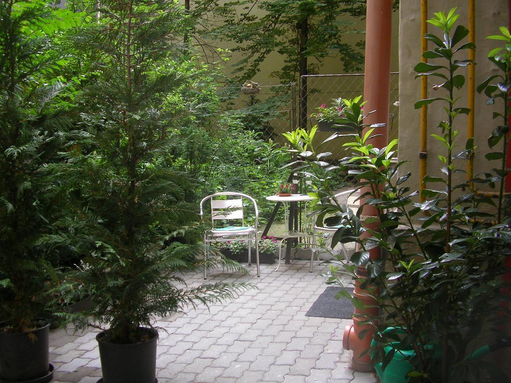 Standard Apartment By Hi5-Liszt Ferenc Square Budapeste Exterior foto